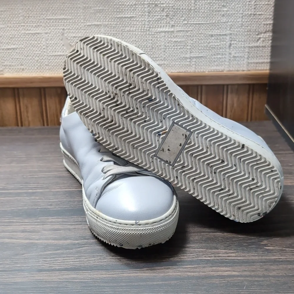 New Movements HUK Limited Edition Light Blue Leather Sneaker Size EU 36 US 6